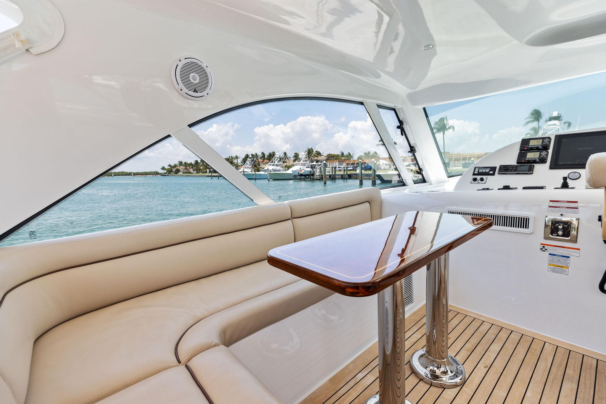 Yacht Photo 51