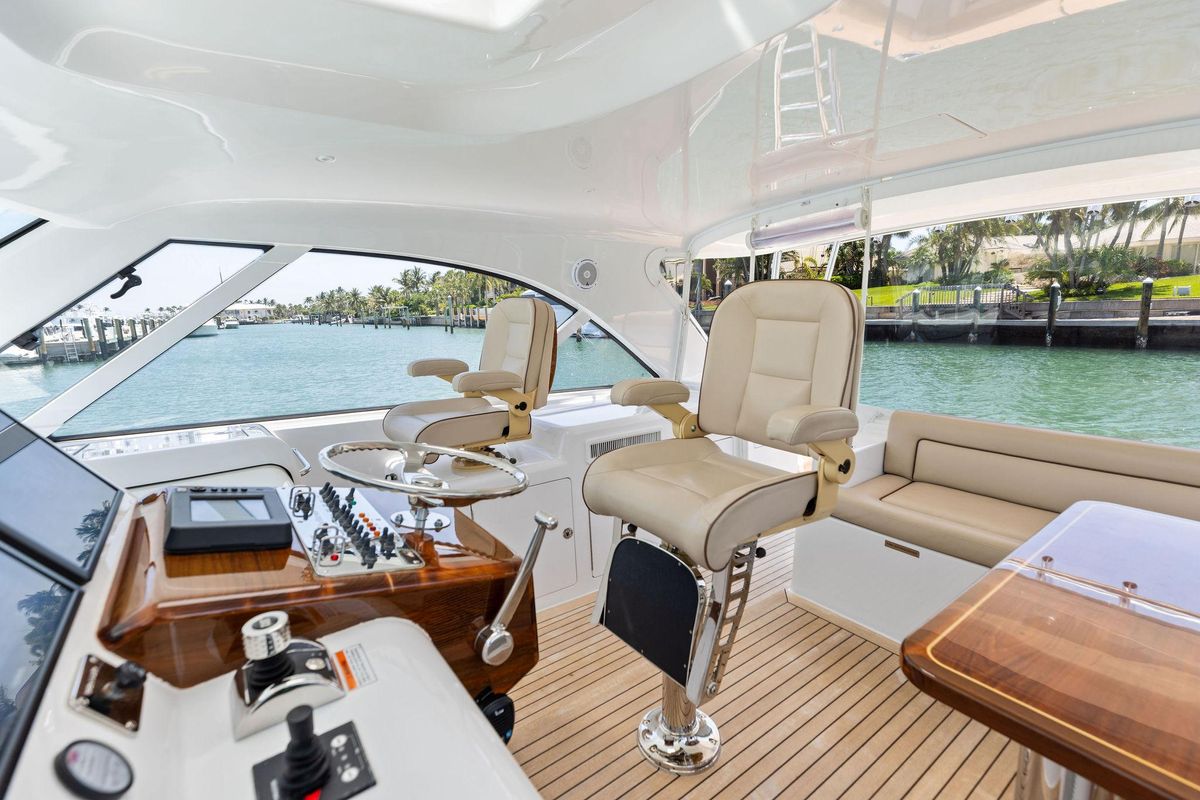 2016 Hatteras 45 