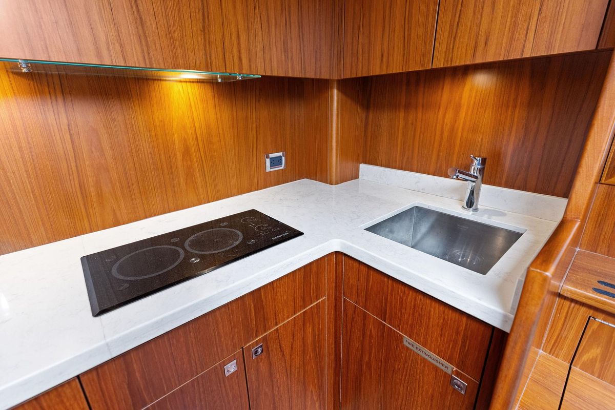 2016 Hatteras 45 