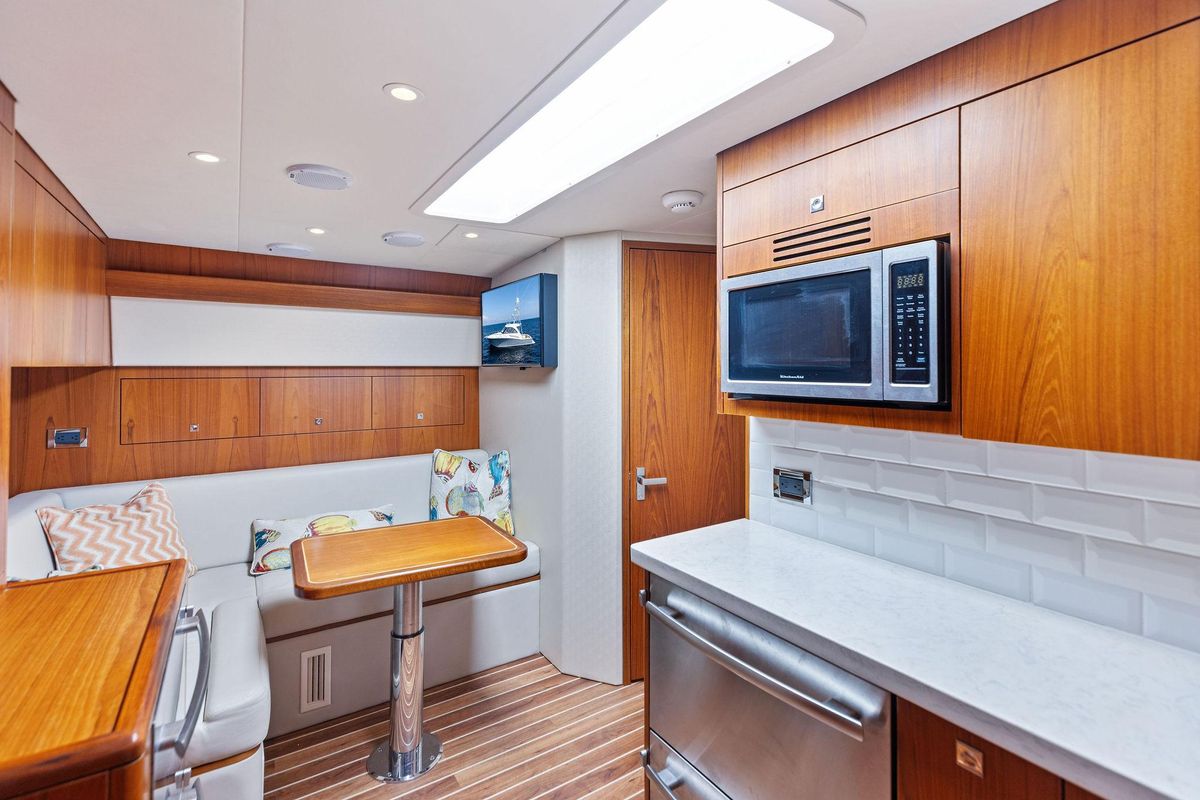 2016 Hatteras 45 