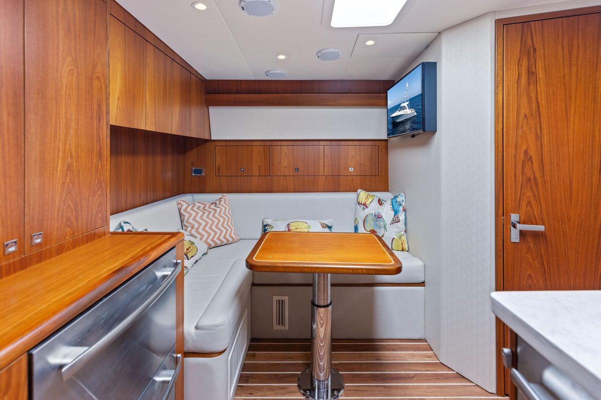 2016 Hatteras 45 