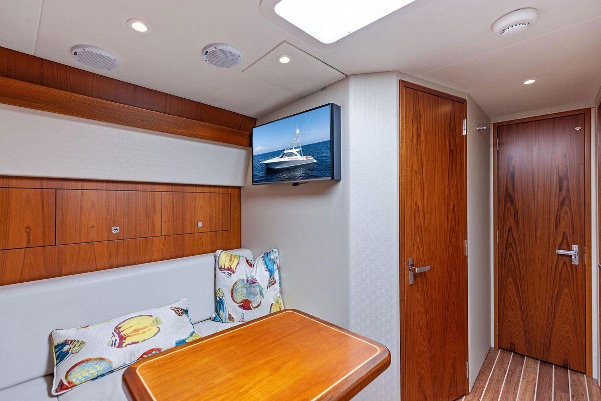 2016 Hatteras 45 