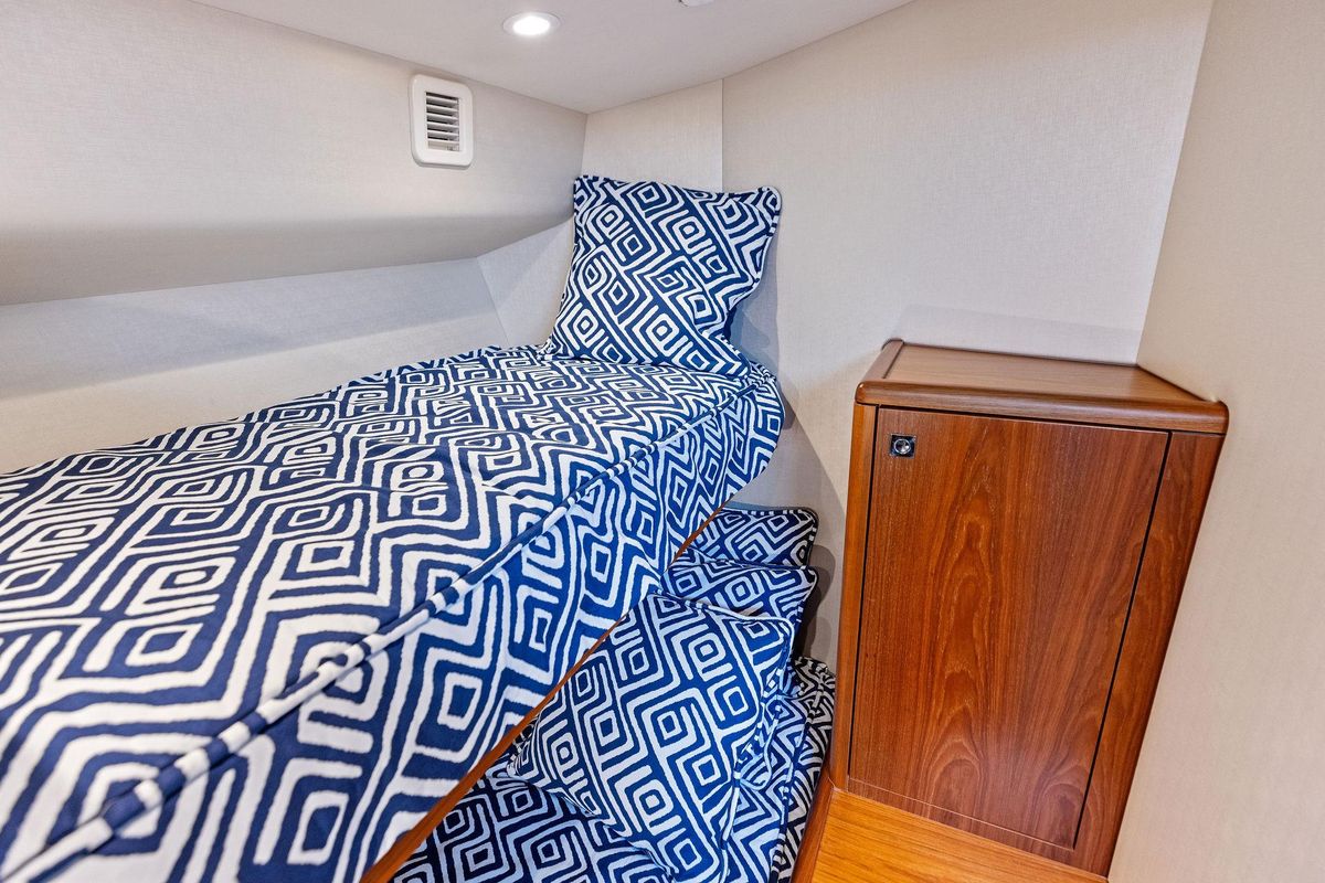 2016 Hatteras 45 