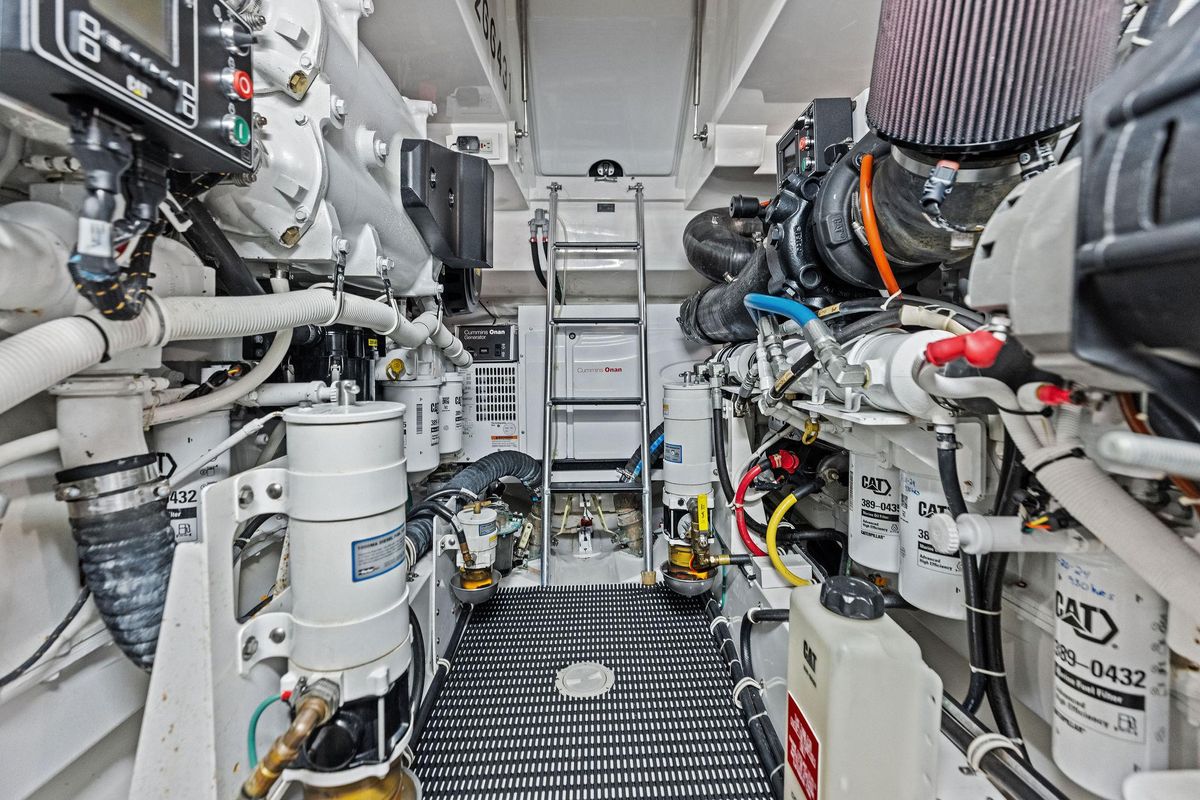 2016 Hatteras 45 