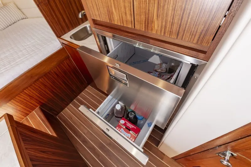 June Bug Yacht Photos Pics 