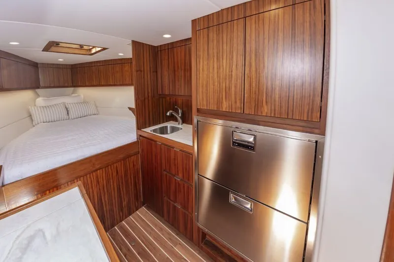 June Bug Yacht Photos Pics 