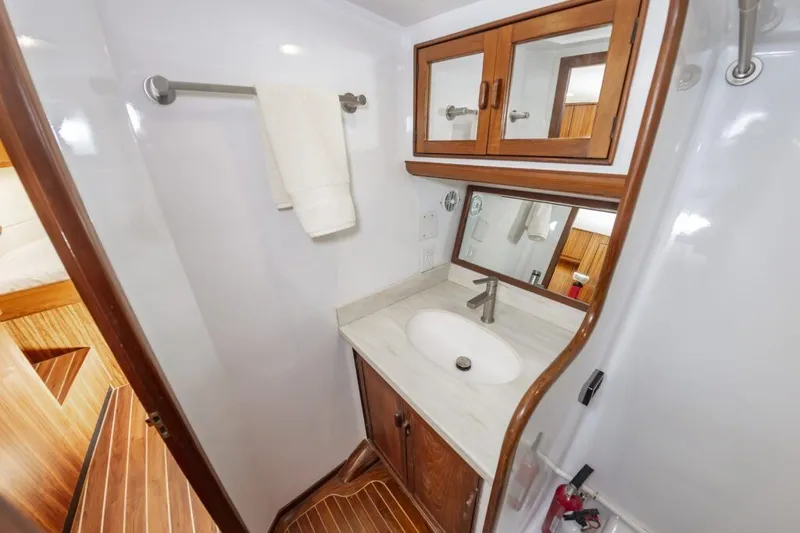 June Bug Yacht Photos Pics 