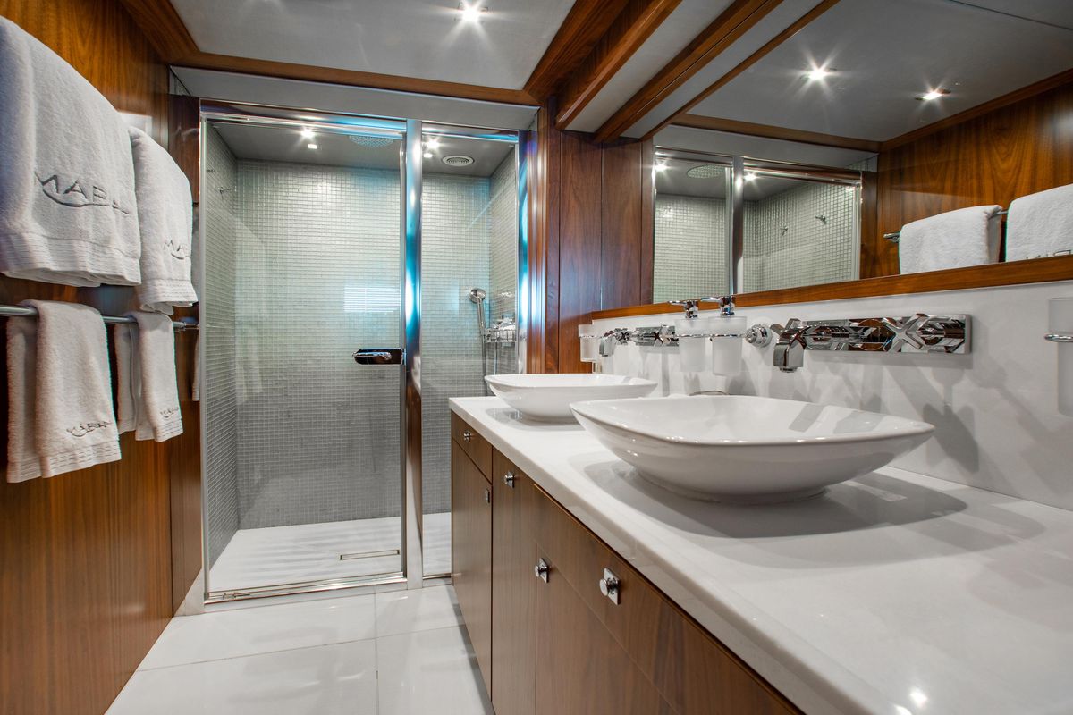 2014 Sunseeker 131 