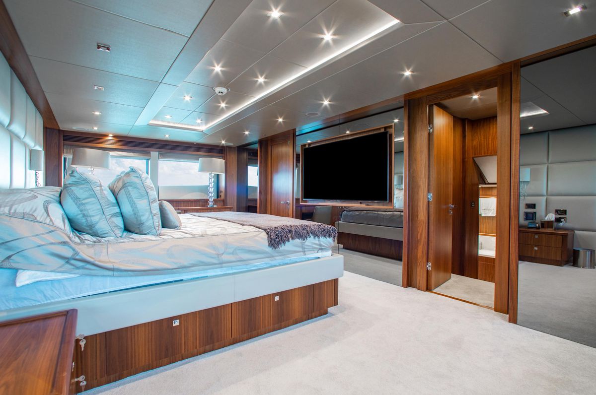 2014 Sunseeker 131 