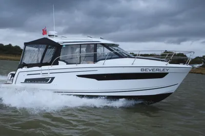 2024 Jeanneau Merry Fisher 895 Offshore