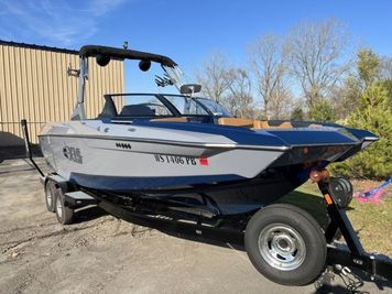 Axis Wake Research A24