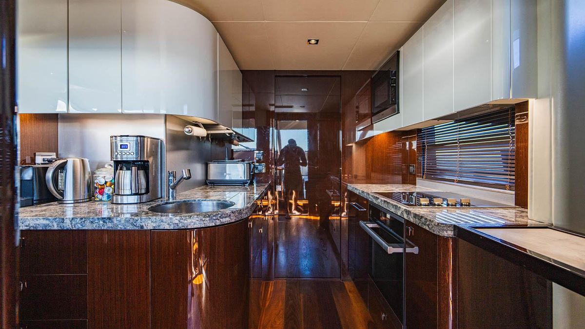 2019 Sunseeker 86 