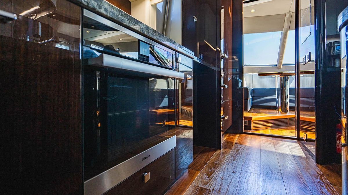 2019 Sunseeker 86 