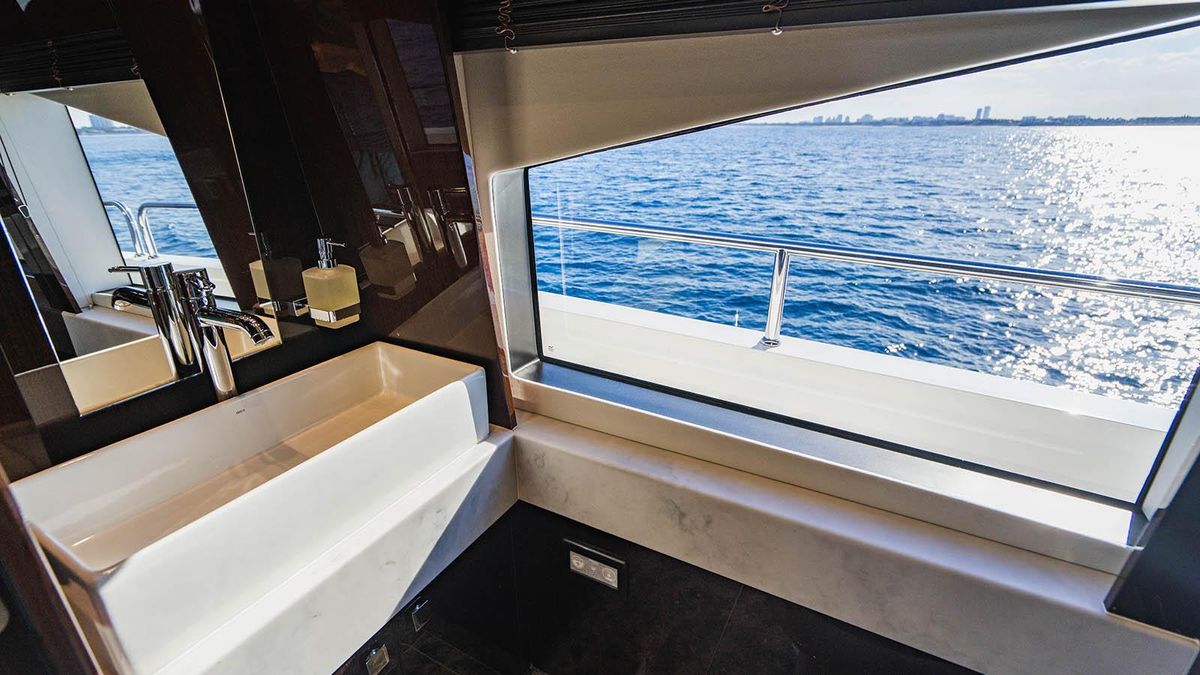 2019 Sunseeker 86 