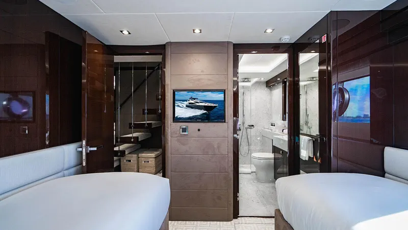 Golden Ours Yacht Photos Pics 