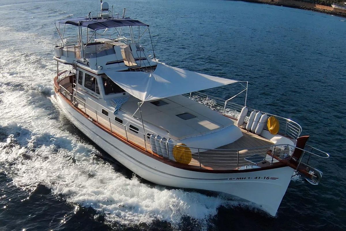 2005 Menorquin 59 