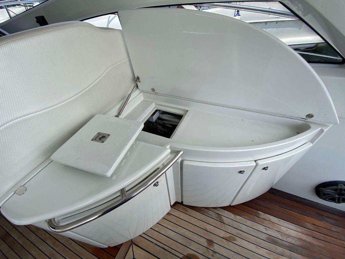 2006 Pershing 50 