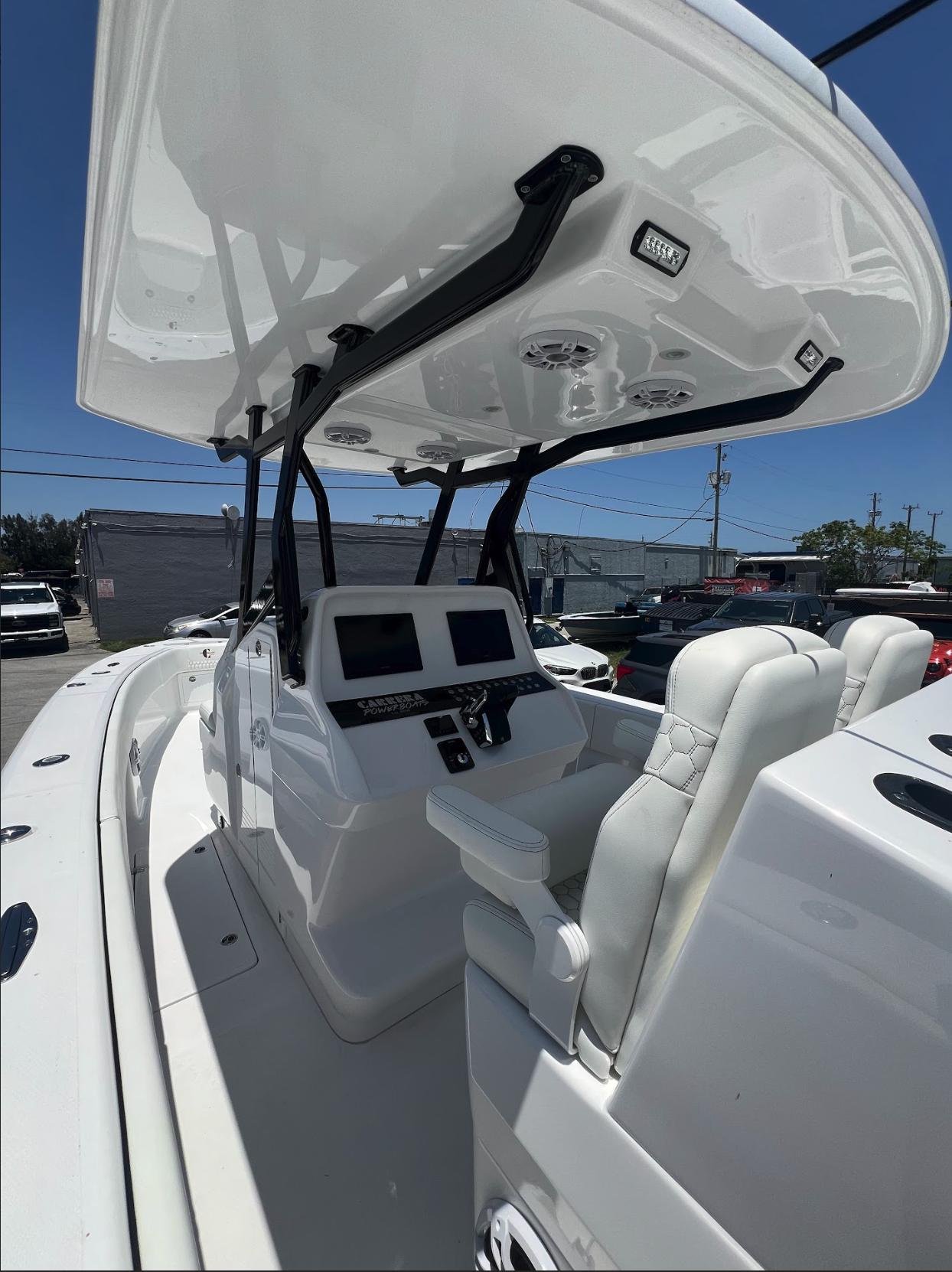 2024 Carrera Powerboats 320 CC Classic with Mercury 300's Center ...