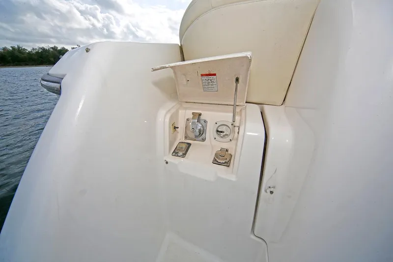 Ciao Bella Yacht Photos Pics 2007 Tiara Yachts 3900 Sovran power connections on deck, with open access panel.