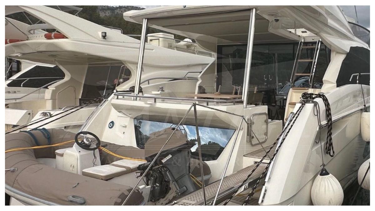 2014 Absolute 52 