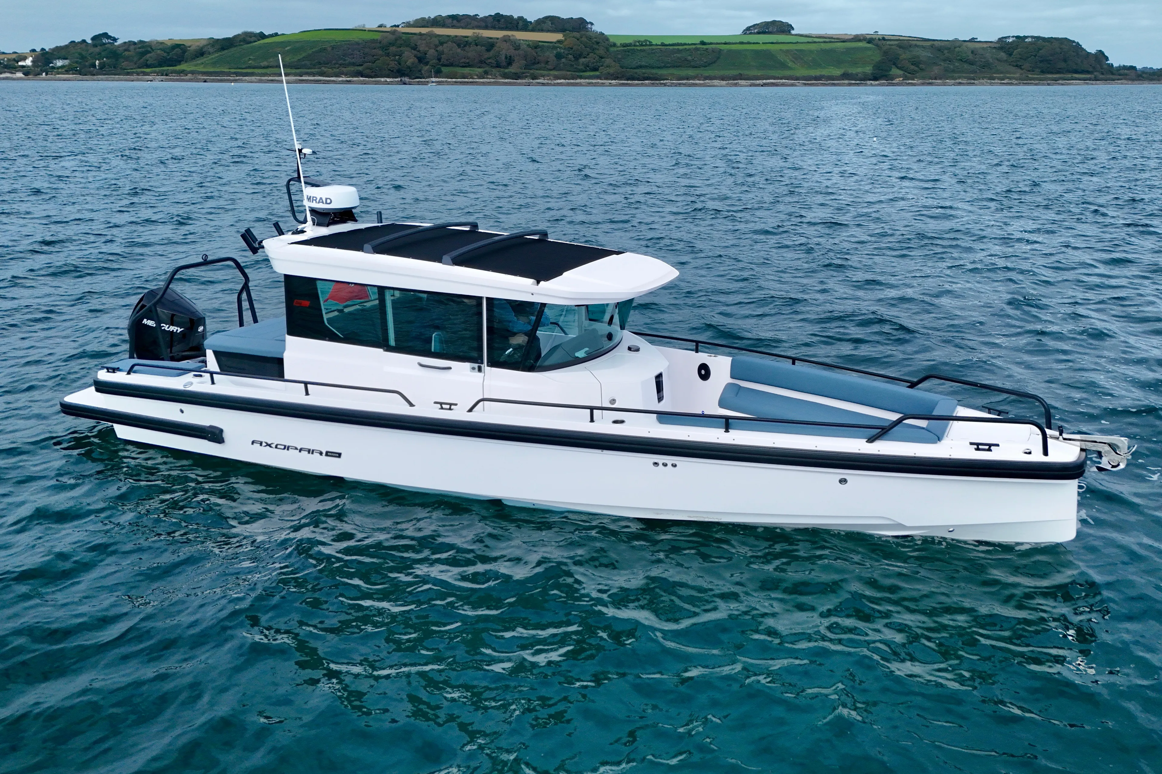 2021 Axopar 28 AFT CABIN