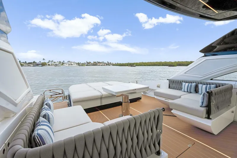  Yacht Photos Pics 2023 Sunseeker Superhawk 55 - Image 25