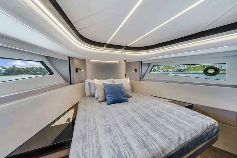  Yacht Photos Pics 2023 Sunseeker Superhawk 55 - Image 41