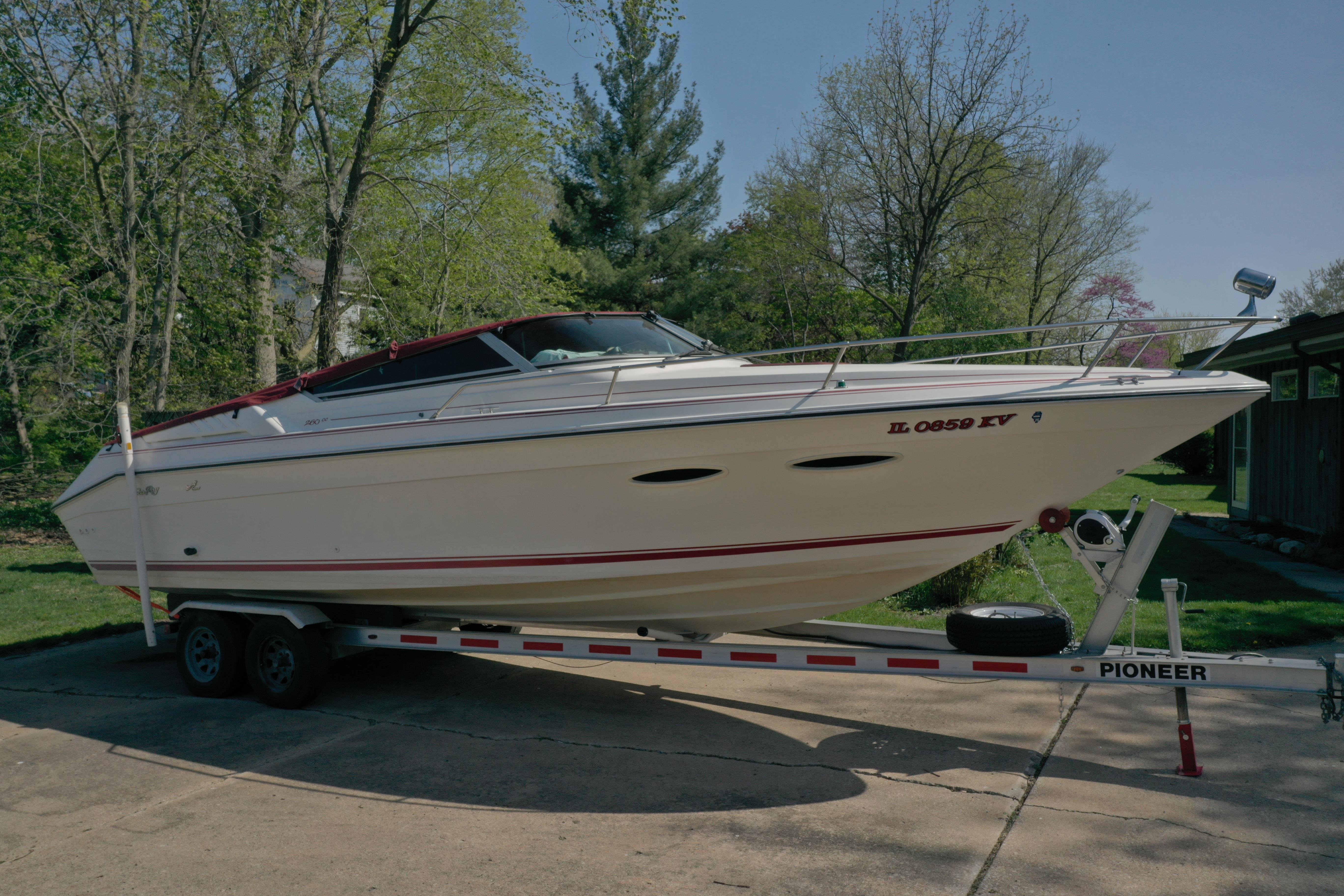 1990 Sea Ray 260 Cuddy Cabin Cuddy Cabin for sale - YachtWorld