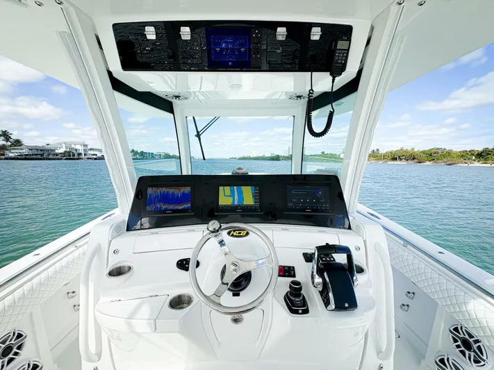  Yacht Photos Pics 2023 Hcb 39 Speciale - Image 24