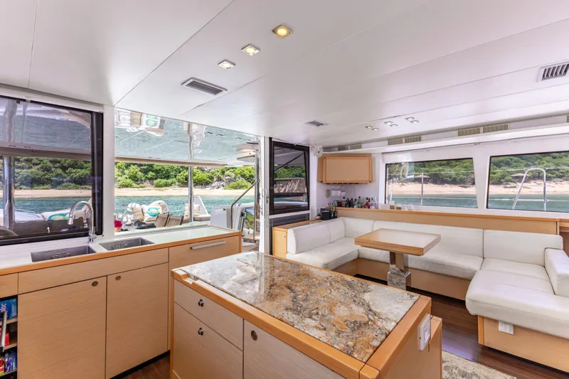 Cascadia 2 Yacht Photos Pics 