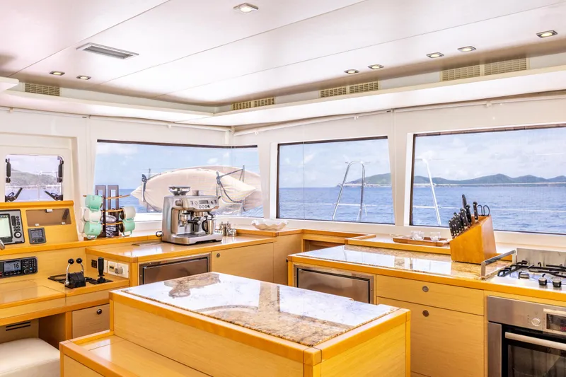 Cascadia 2 Yacht Photos Pics 