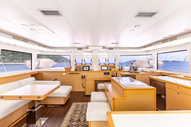 Cascadia 2 Yacht Photos Pics 