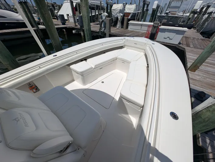  Yacht Photos Pics REGULATOR 28 BOW VIEW 2