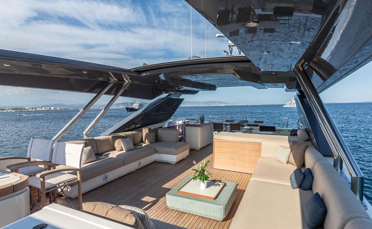 2018 Monte Carlo Yachts 96 