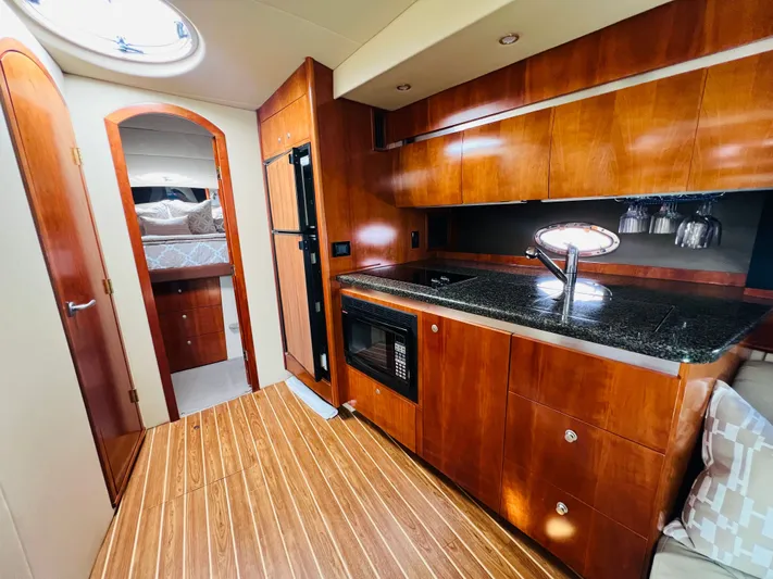 Mik Yacht Photos Pics 