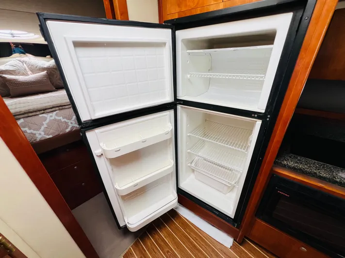 Mik Yacht Photos Pics 