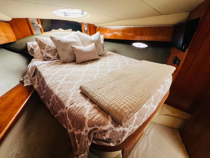 Mik Yacht Photos Pics 