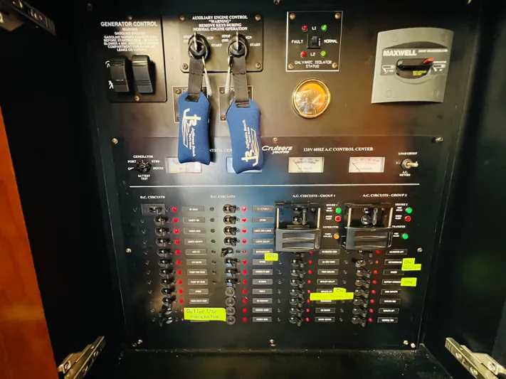 Mik Yacht Photos Pics 