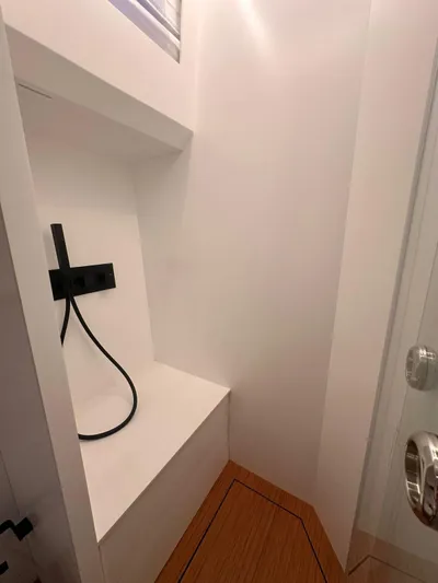  Yacht Photos Pics Interior of 2025 Evo Yachts R6+, featuring sleek, modern design with minimalist fixtures.