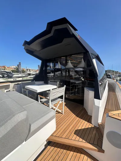  Yacht Photos Pics 2025 Evo Yachts R6+ with sleek design, spacious deck, and modern amenities.