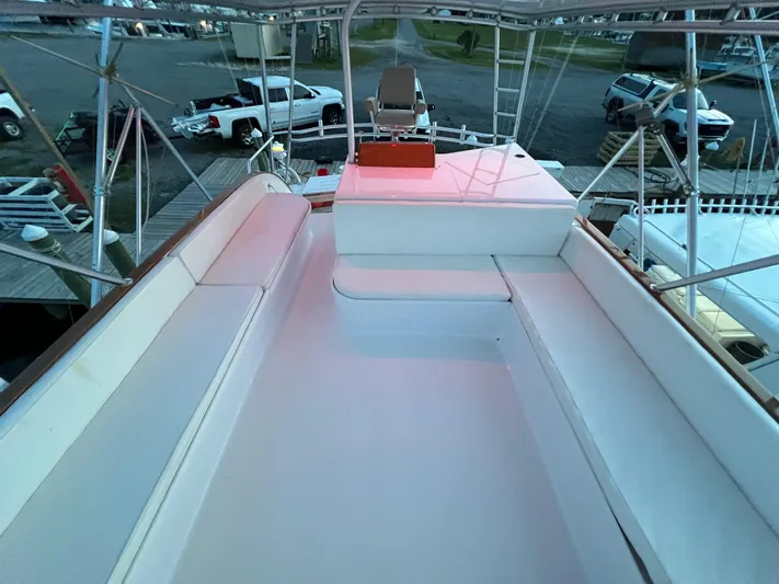 Pre Sail Yacht Photos Pics 2000 Blackwell Carolina Custom boat deck with seating and helm station.