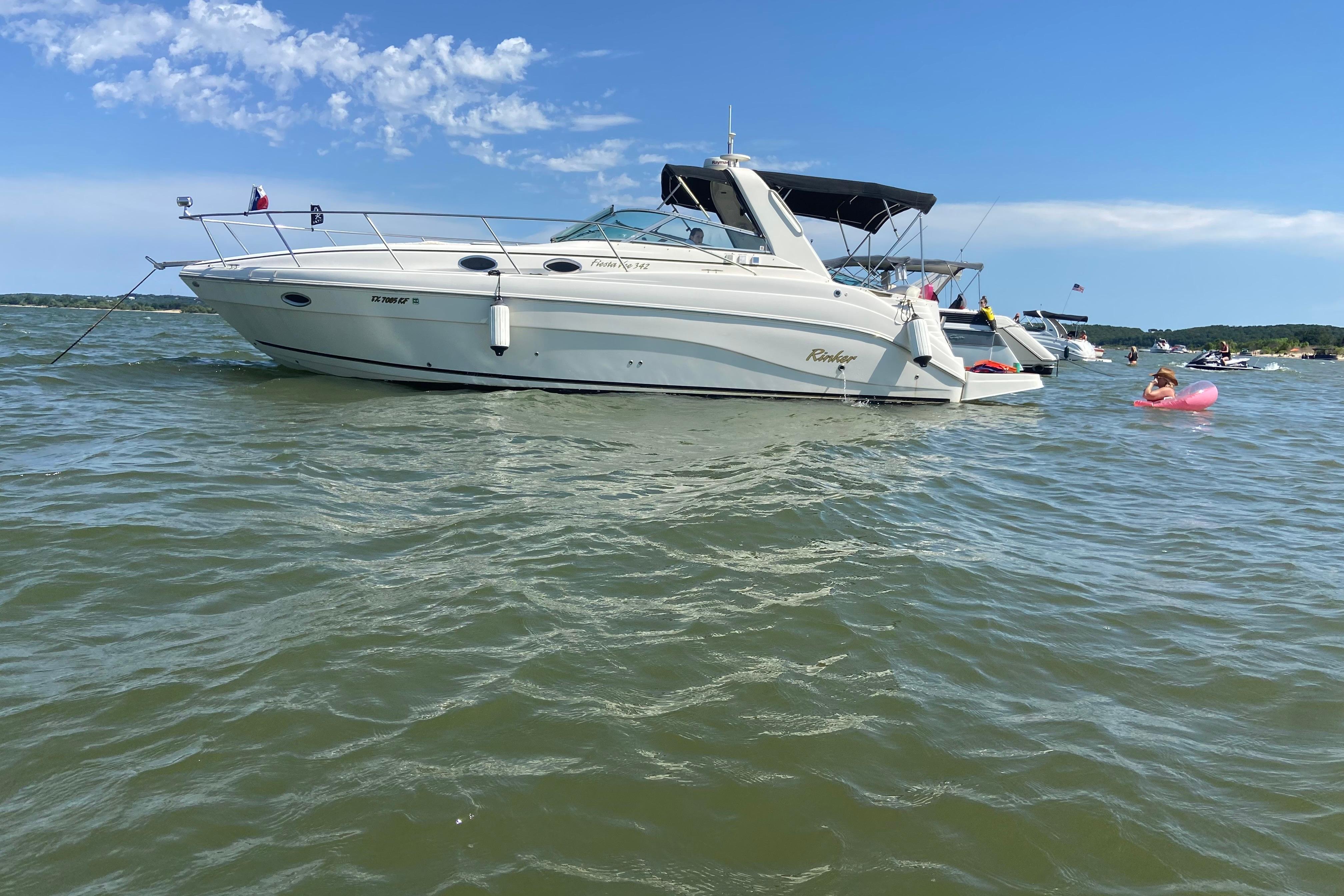 Rinker 342 Express Cruiser