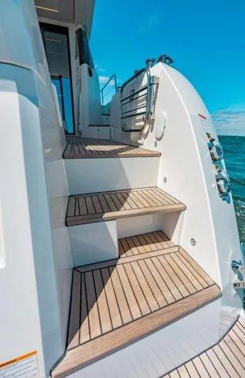 Sunspace Yacht Photos Pics Transom Steps