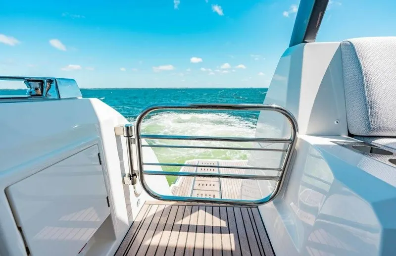 Sunspace Yacht Photos Pics Cockpit Gate