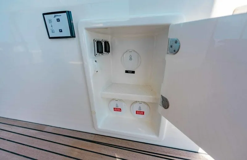 Sunspace Yacht Photos Pics Cockpit Shore Power