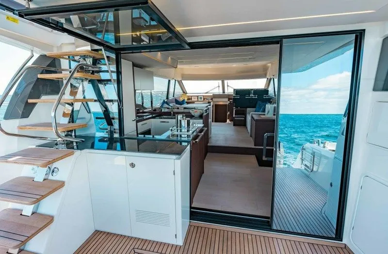Sunspace Yacht Photos Pics Interior Entry