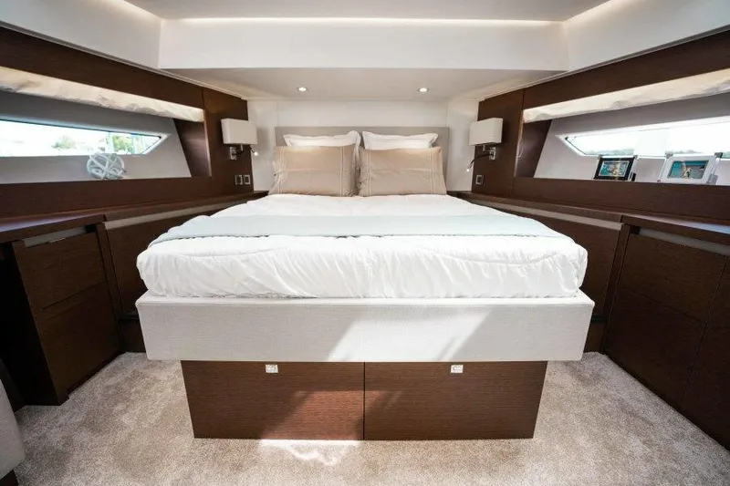Sunspace Yacht Photos Pics VIP Stateroom