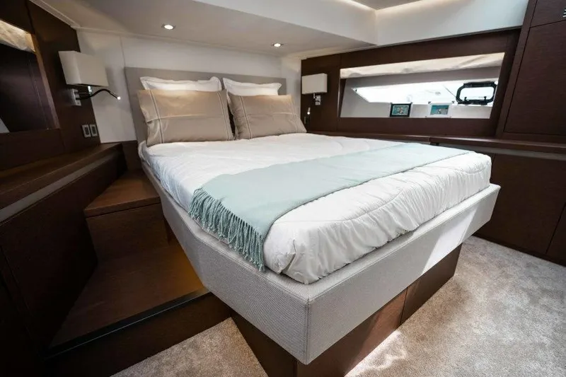 Sunspace Yacht Photos Pics VIP Stateroom