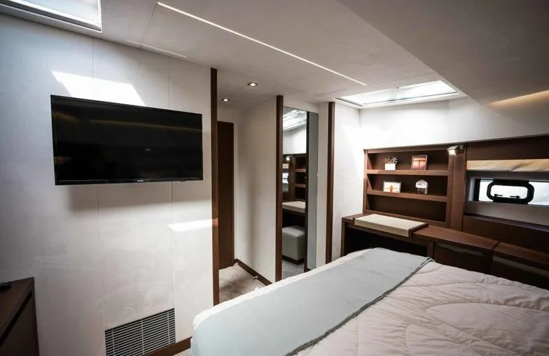 Sunspace Yacht Photos Pics VIP Stateroom