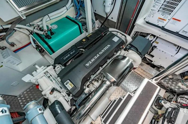 Sunspace Yacht Photos Pics Engine Room